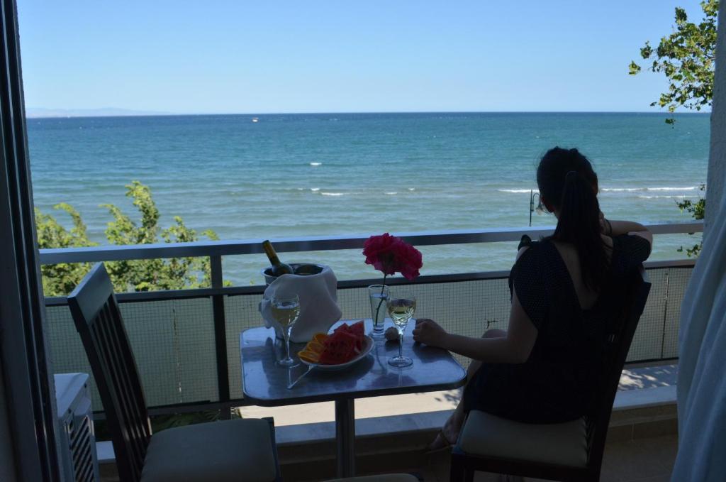 Achillion Otel 2*