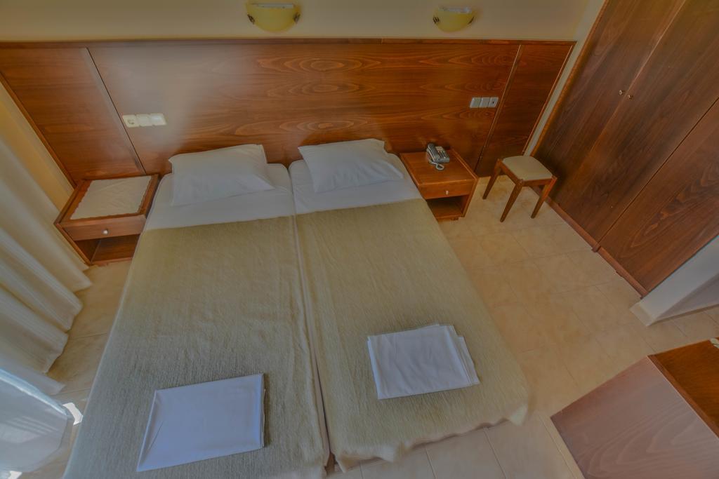 Achillion Otel 2*